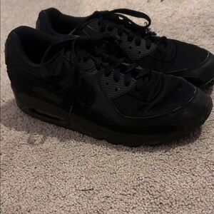 Nike Men's Triple Black Sneakers